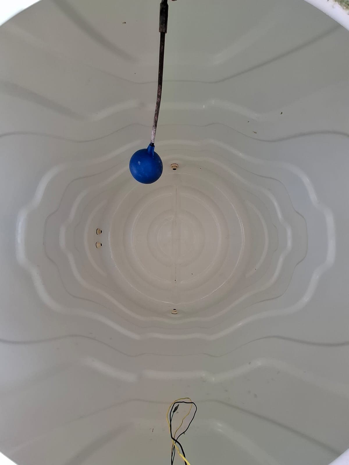 Overhead tank (white): after cleaning